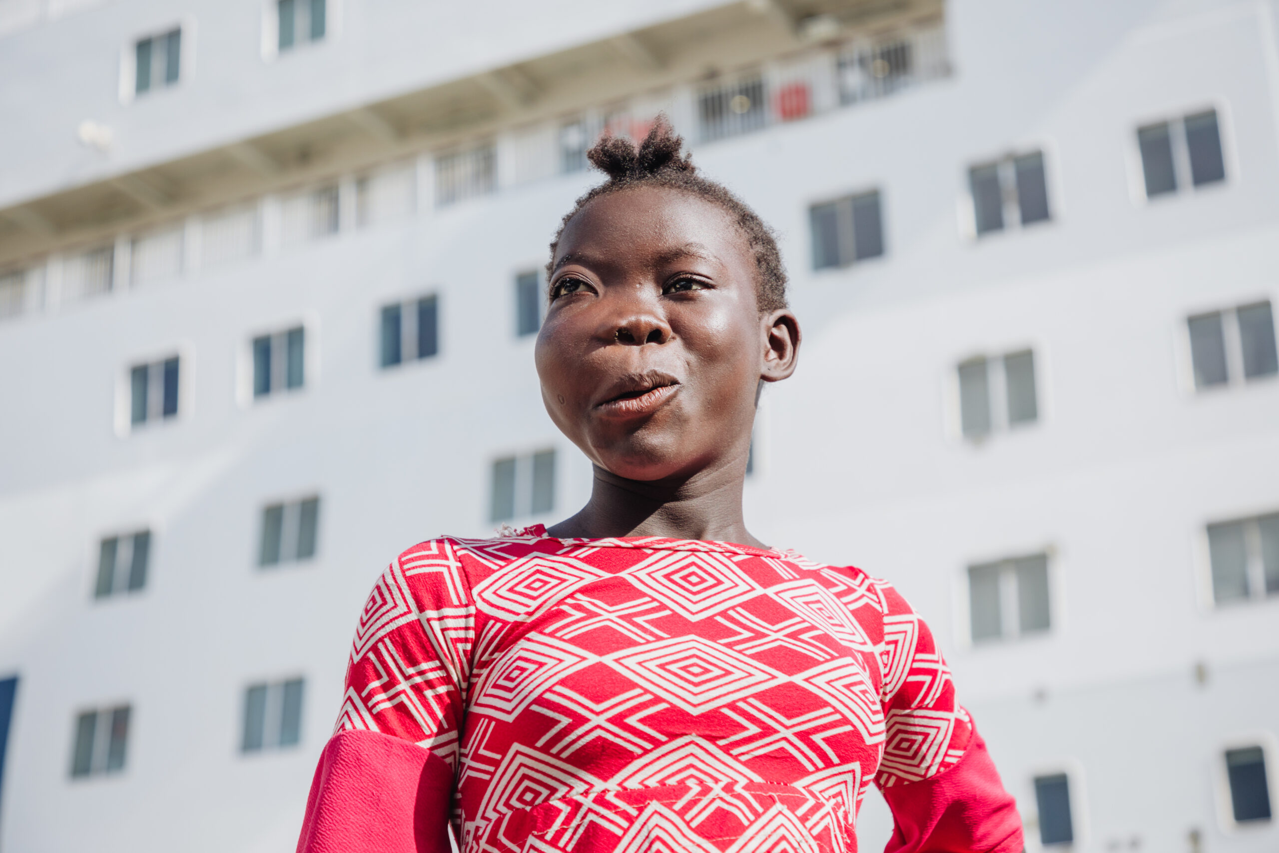 Lucy, patiente maxillo-faciale, le matin de son admission à l'hôpital. © Mercy Ships